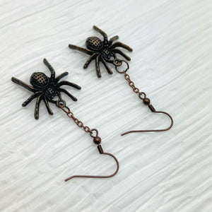 Creepy crawly antique copper metal spider earrings