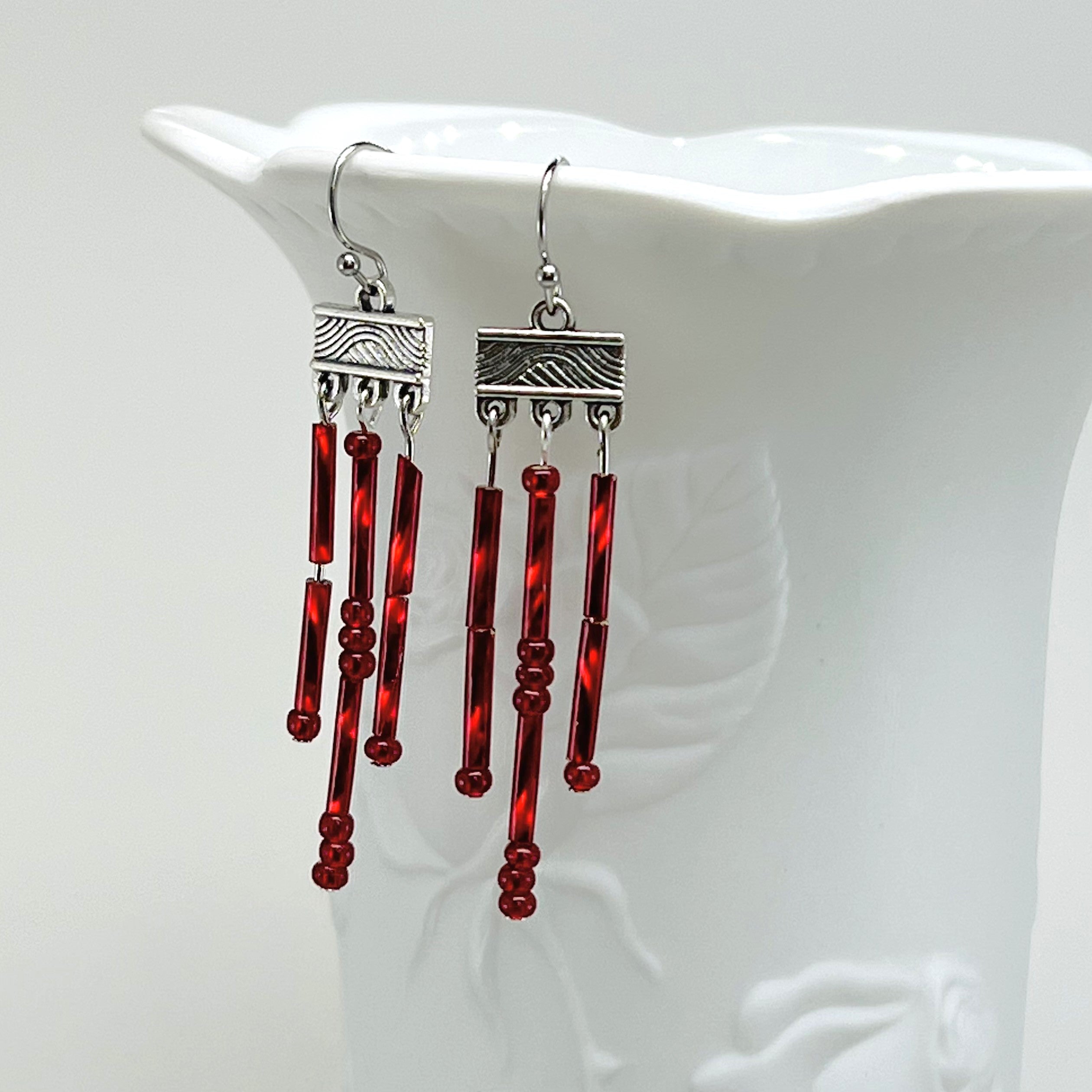 Bloody earrings in red glass beads and silver accents