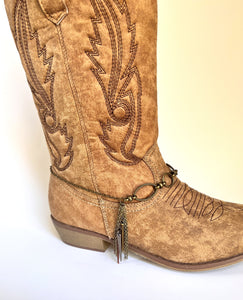 Boot jewelry, antique bronze chain attached to a decorative chain with silver, gold and bronze cone dangle